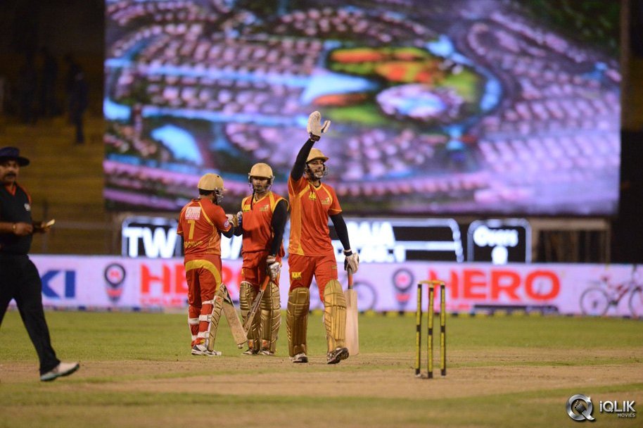 CCL-5-Telugu-Warriors-vs-Bengal-Tigers-Match-Photos